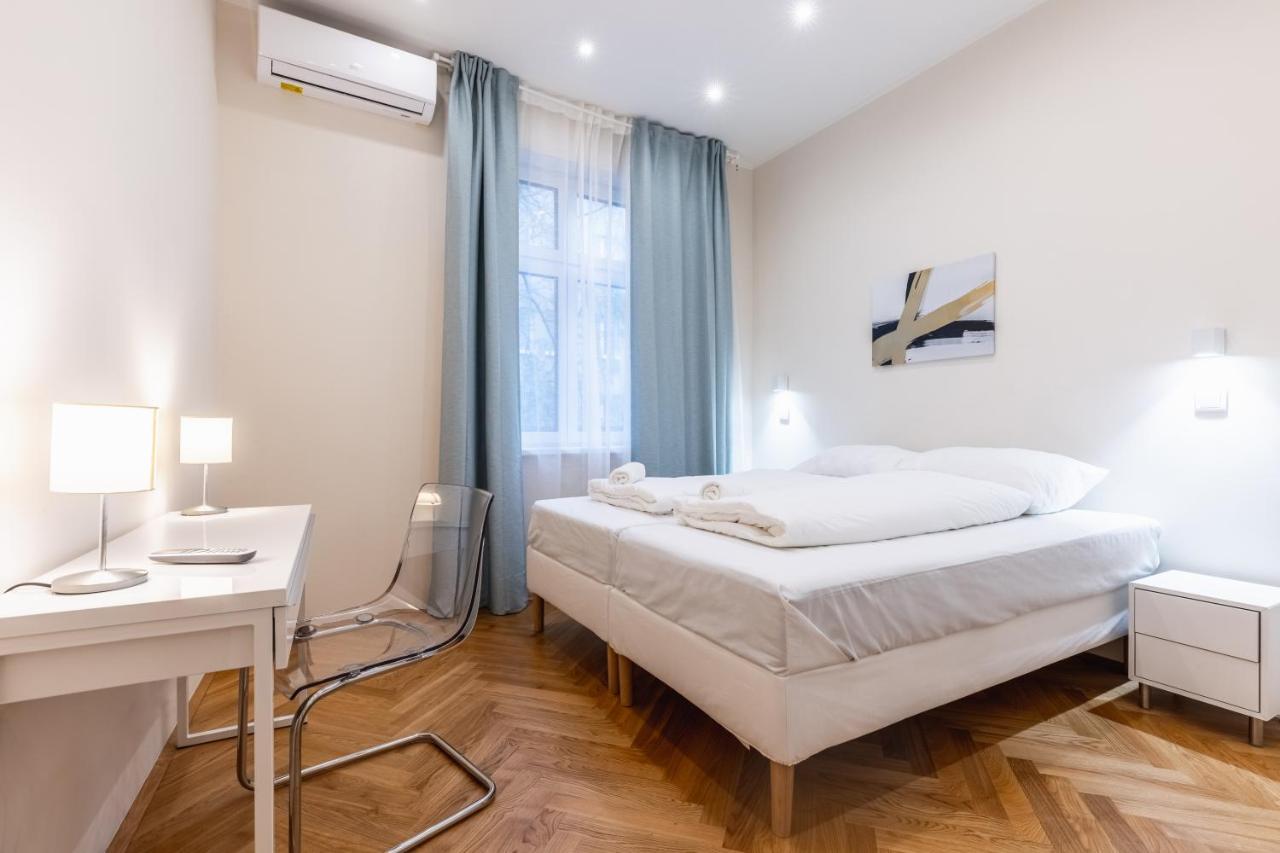 Spacious 2 Bedroom Nearby Center Appartamento *